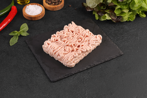 Фарш из курицы ПЕТЕЛИНКА Премиум, 450г, крупный план
